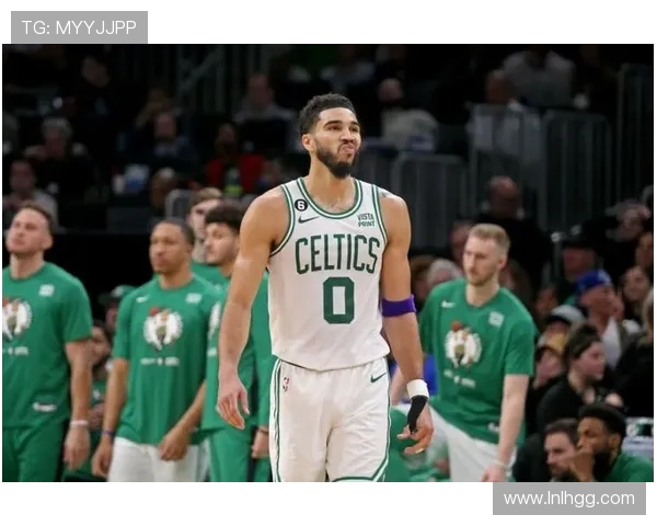 杰森塔图姆率领凯尔特人重返巅峰展现新时代领袖风范