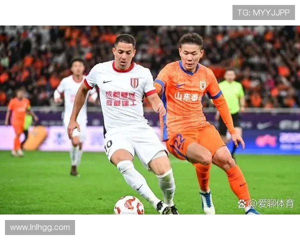 比赛激烈进程回顾：球队之间的比分较量与关键时刻解析