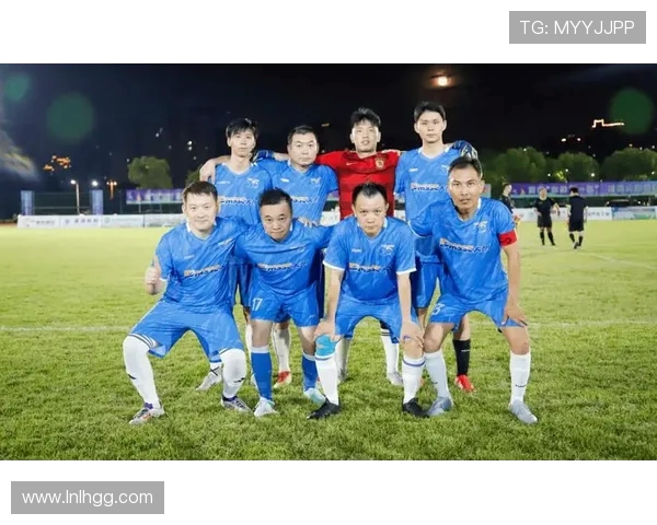 绿茵争锋激情燃烧展现团队荣耀与拼搏精神 绿茵争锋激情燃烧展现团队荣耀与拼搏精神