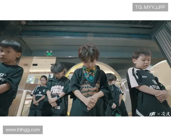 武汉街舞队的中路突破与街舞文化的融合探讨 武汉街舞队的中路突破与街舞文化的融合探讨