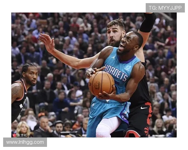 猛龙鏖战黄蜂全场激烈对攻新星崛起引爆球迷热情