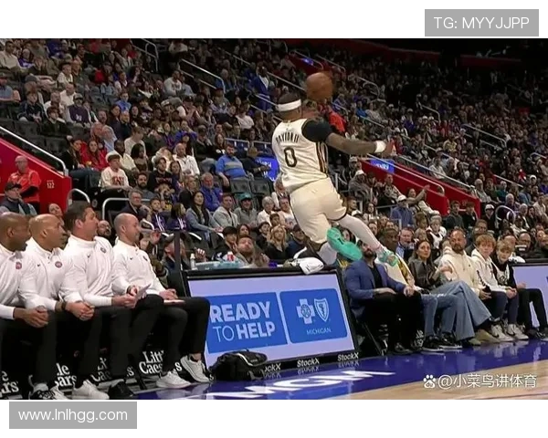 勇士与活塞激战正酣2017年10月29日篮球盛宴精彩回顾