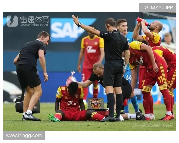 图兵工厂与迪纳摩的激烈对决揭示了足球战术的深层次博弈与球队实力的较量